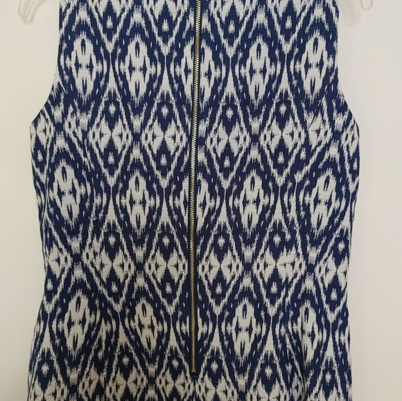 Dress - Navy and white geometric design. Anne Klein. Size 10 - Picture 3 of 3